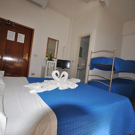 Hotel Pacific Rimini Esterno foto
