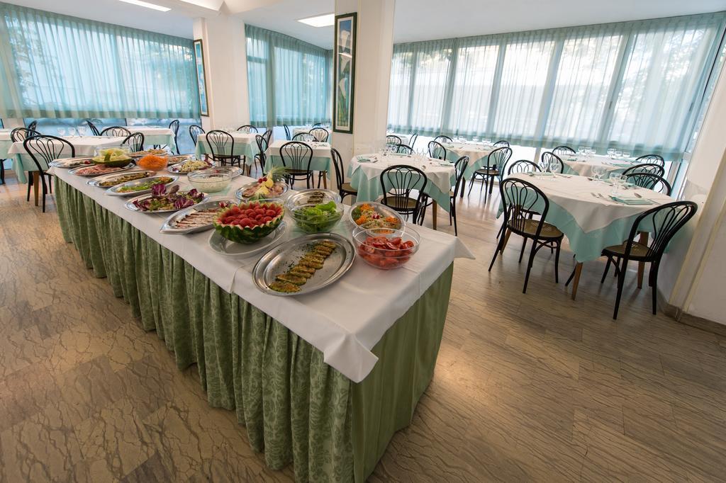 Hotel Pacific Rimini Esterno foto