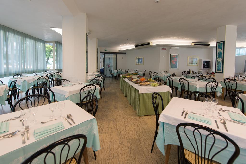 Hotel Pacific Rimini Esterno foto
