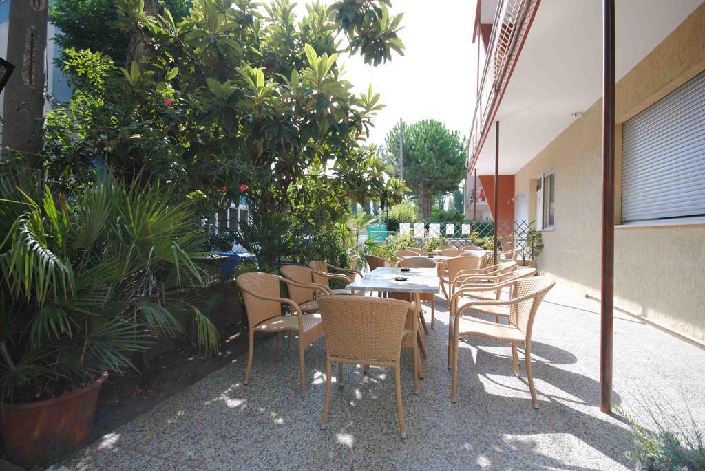 Hotel Pacific Rimini Esterno foto