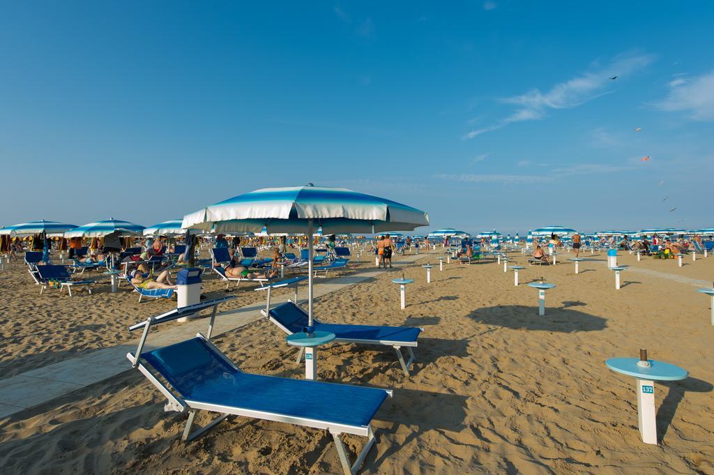 Hotel Pacific Rimini Esterno foto