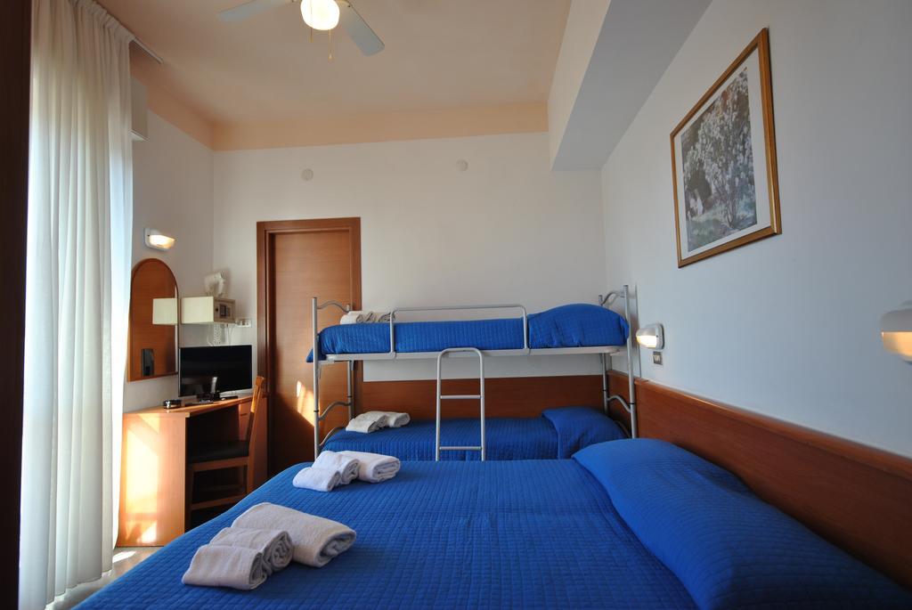 Hotel Pacific Rimini Esterno foto
