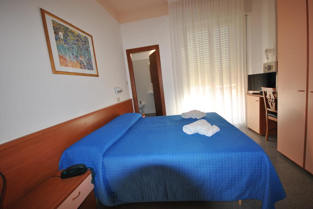 Hotel Pacific Rimini Esterno foto