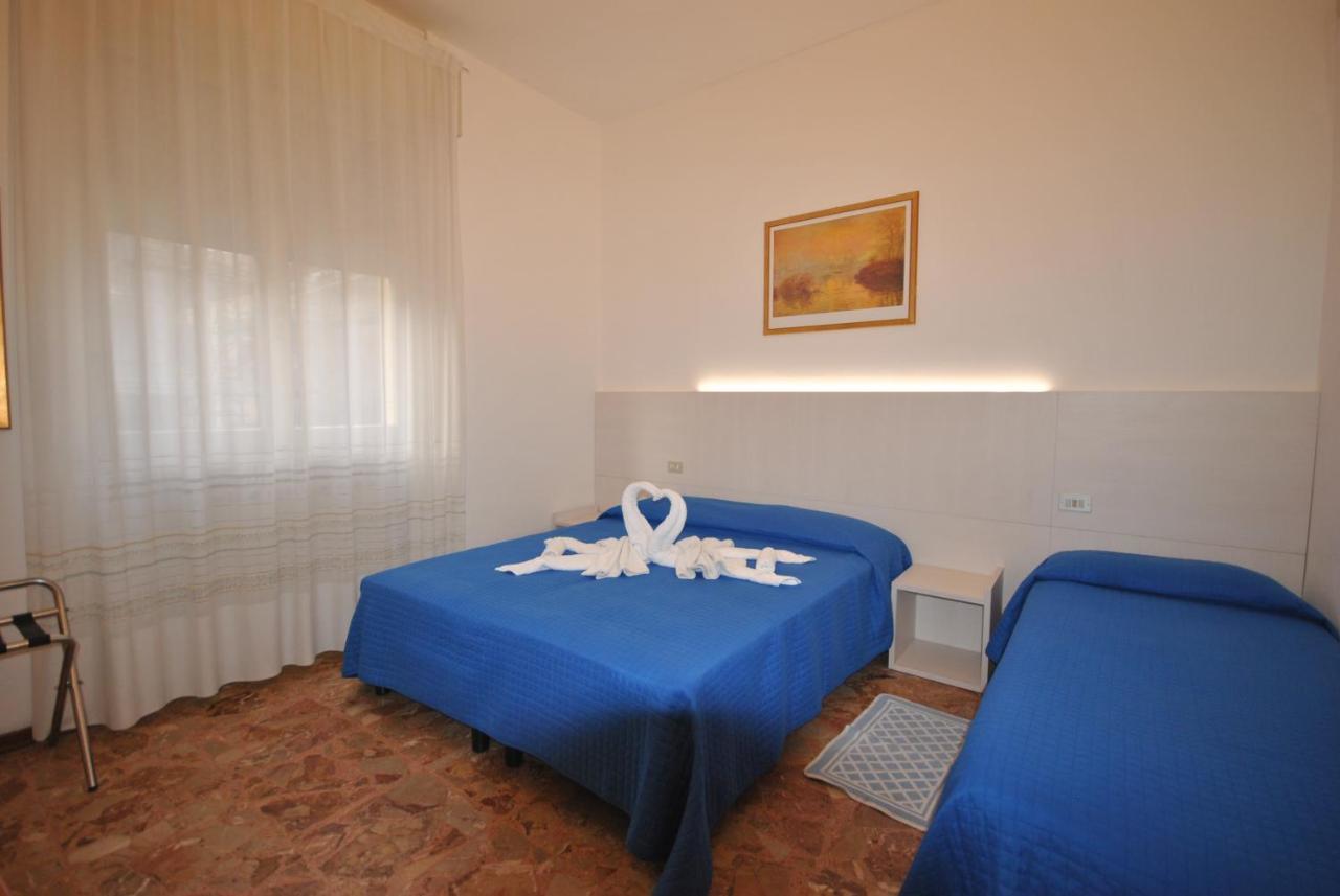 Hotel Pacific Rimini Esterno foto