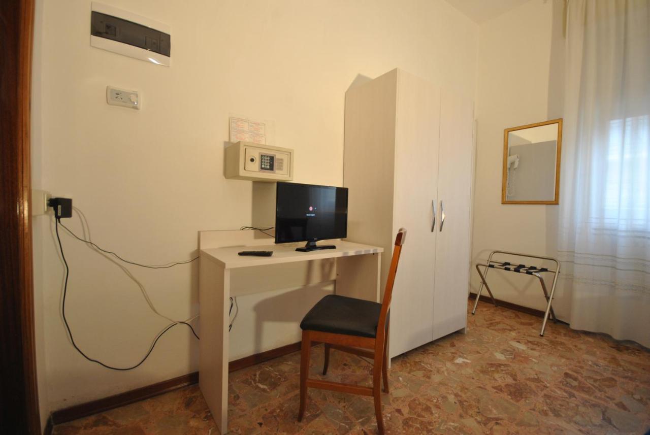 Hotel Pacific Rimini Esterno foto