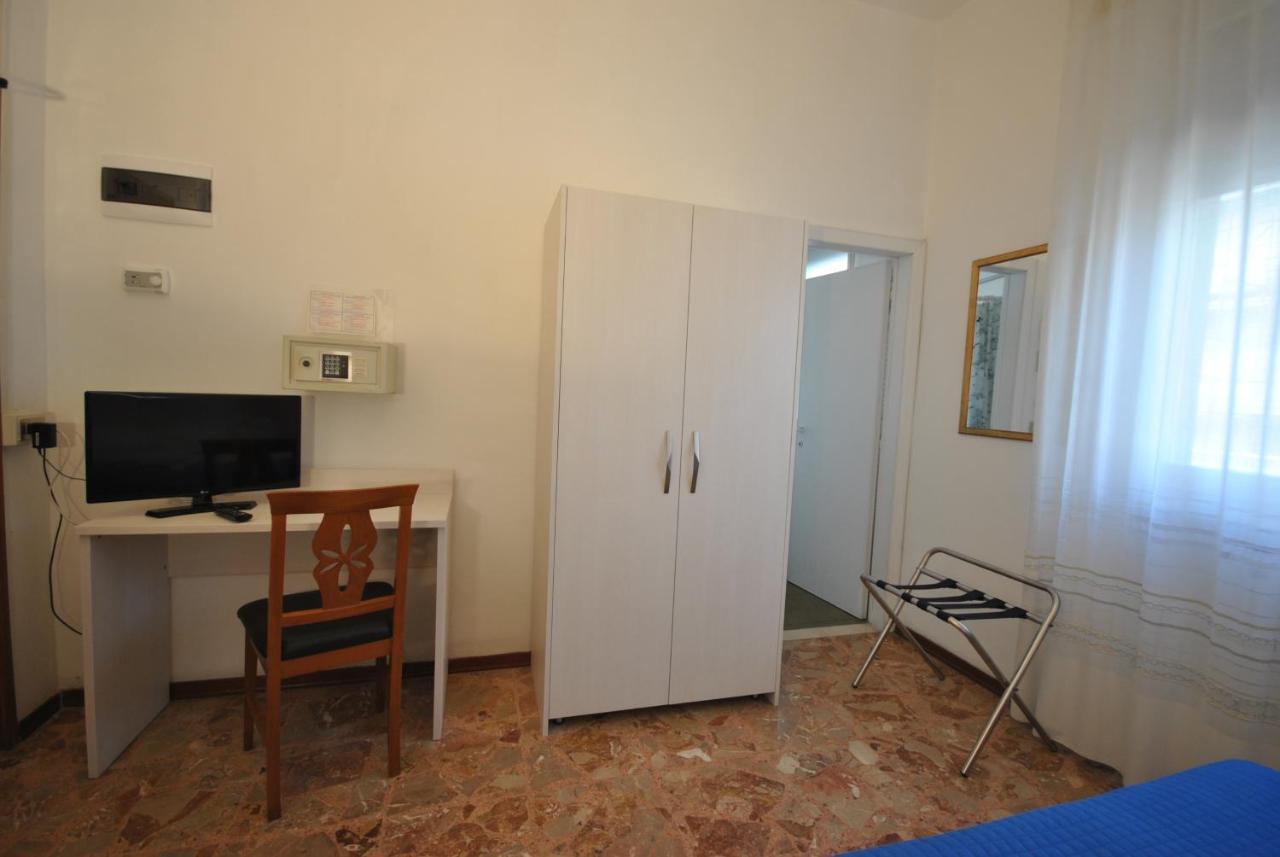 Hotel Pacific Rimini Esterno foto