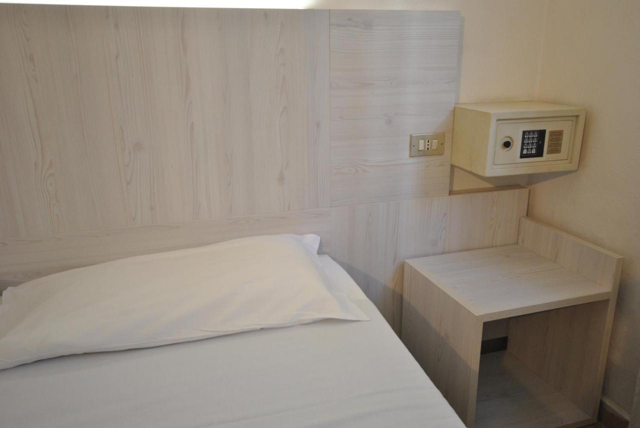 Hotel Pacific Rimini Esterno foto